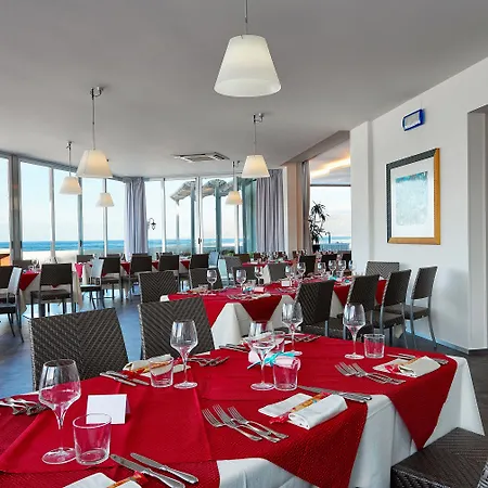 Hotell La Battigia 4*